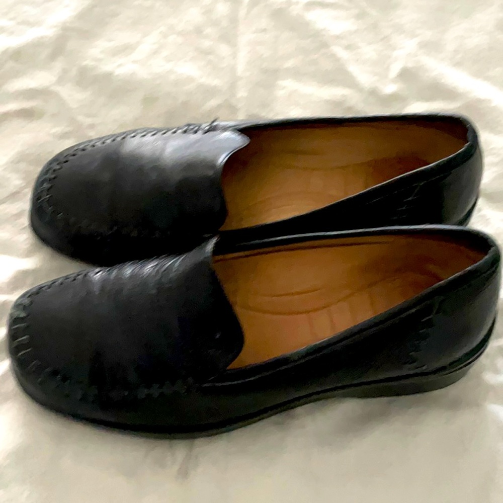 Nurture Loafers Size 6M